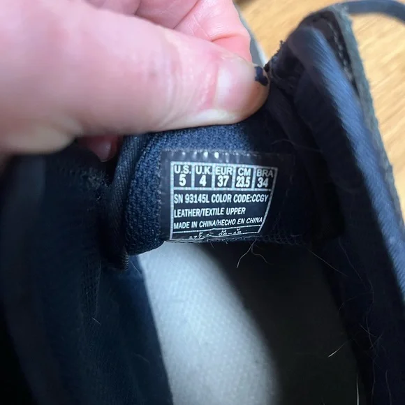 EUC Skechers (mid)High Top Sneakers - Picture 6 of 6